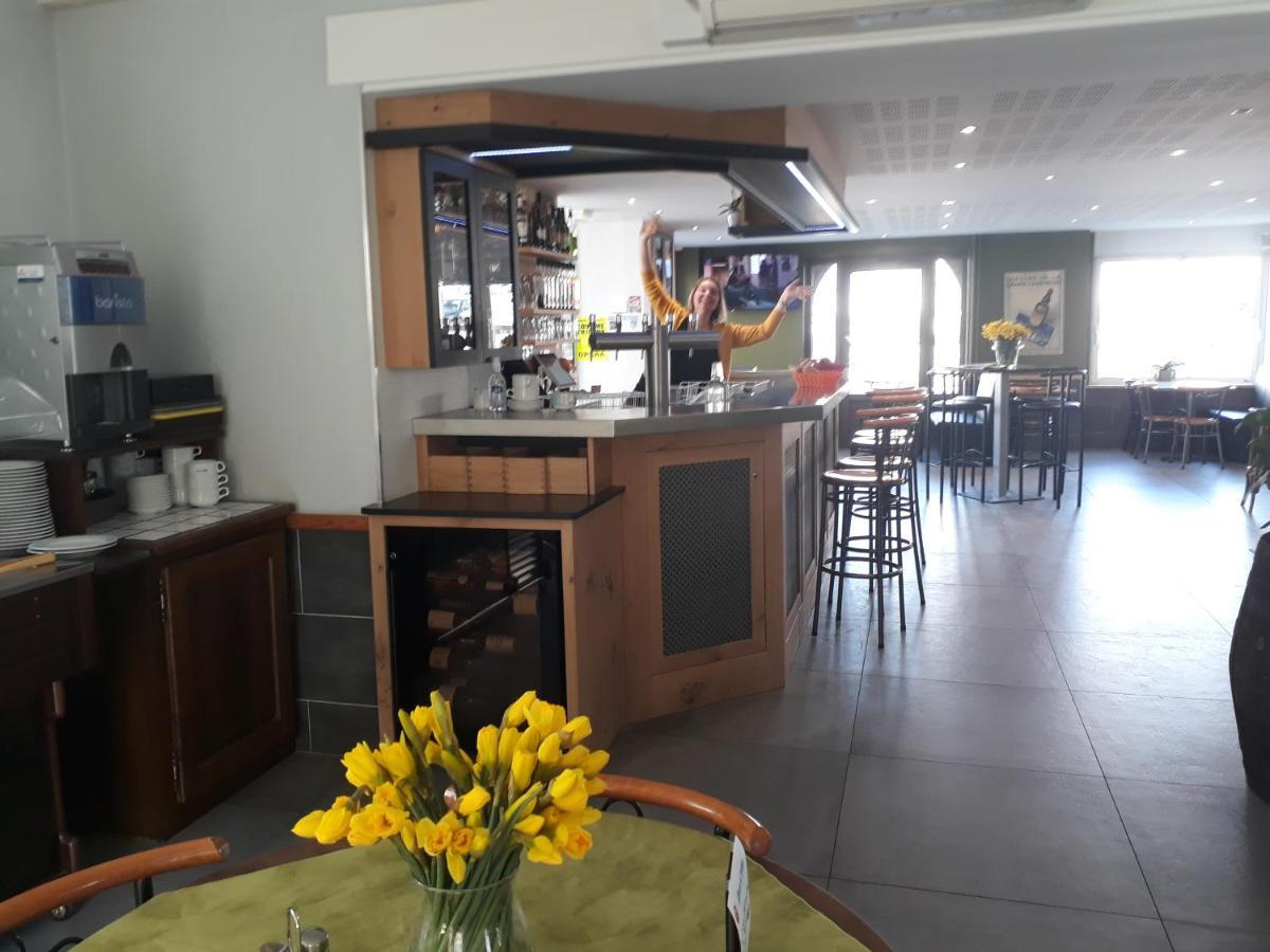 Les Avenières Auberge Des Avenieres מראה חיצוני תמונה